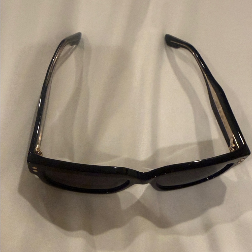 Gucci Black and Gold Sunglasses - Picture 3 of 4